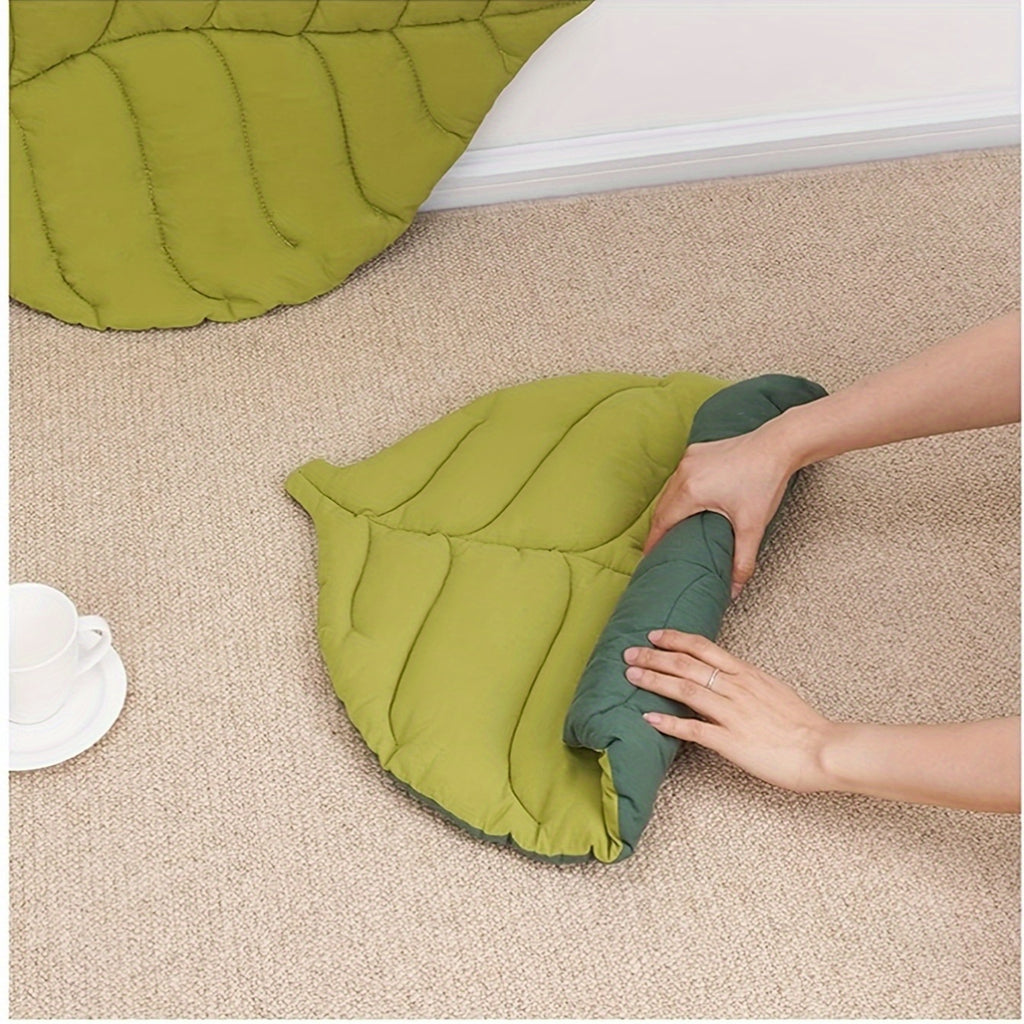 1 Soft Washable Leaf-Shaped Pet Mat for Cats & Dogs, Non-Slip Bite-Resistant Polyester Bed with Removable Cover, Geometric Design Rectangular Sleeping Mat for Comfort and Durability, Sleeping Pad